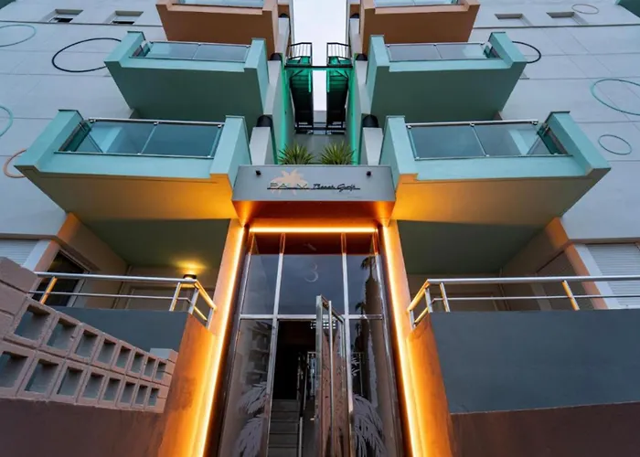 Views Apartment *